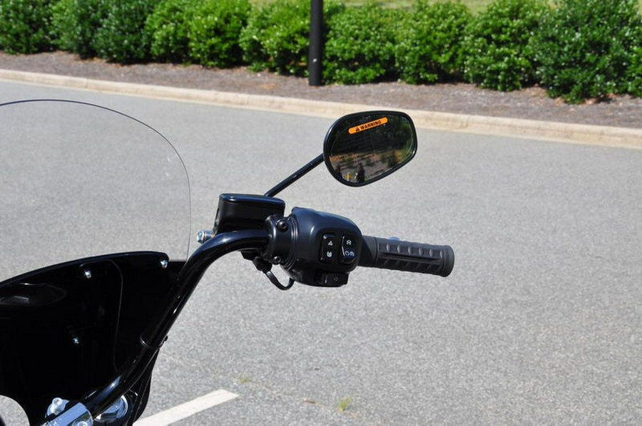 2025 Harley-Davidson® FLHC - Heritage Classic