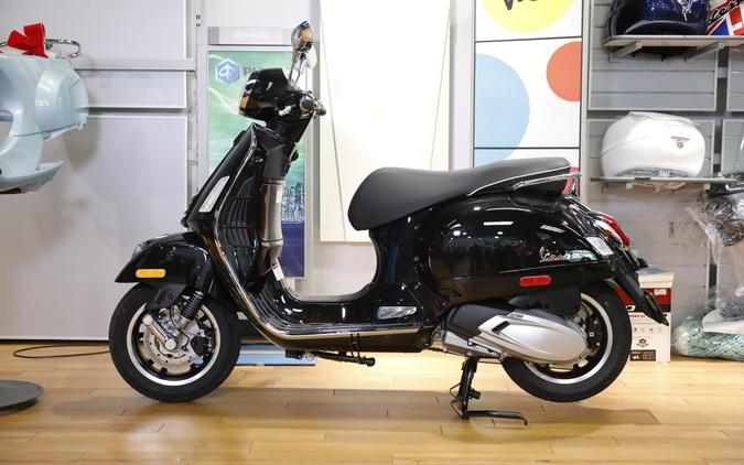 2027 Vespa GTS 310 SUPER