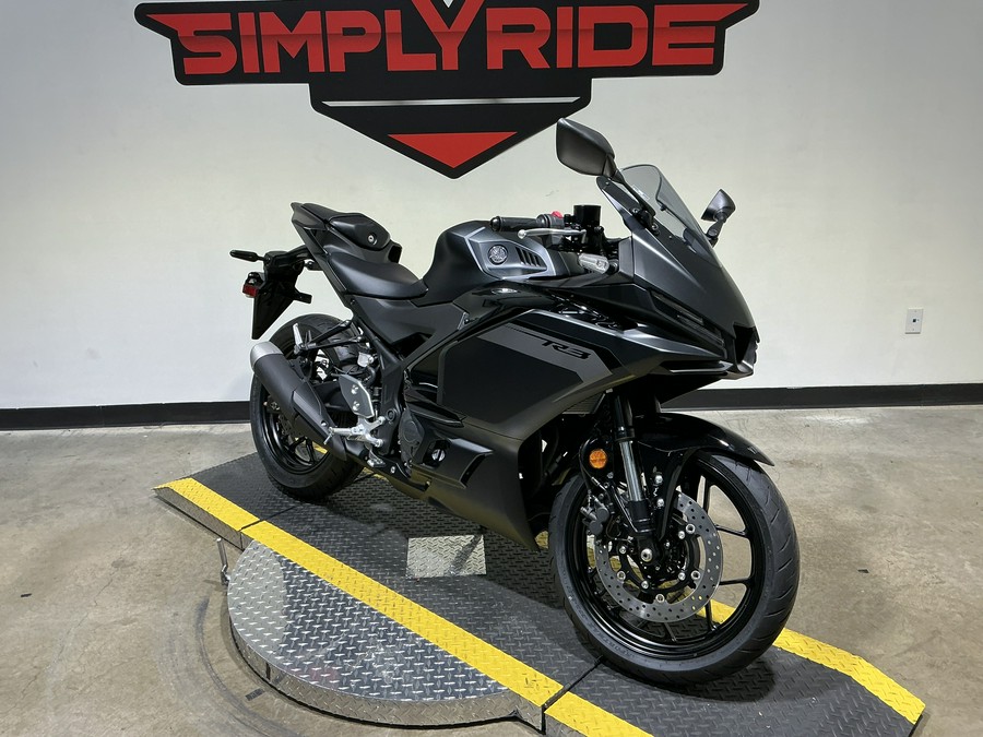 2025 Yamaha YZF-R3 ABS