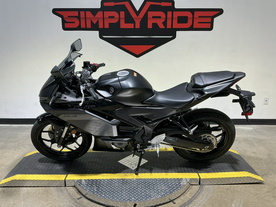 2025 Yamaha YZF-R3 ABS