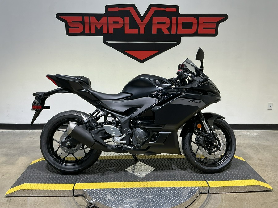 2025 Yamaha YZF-R3 ABS