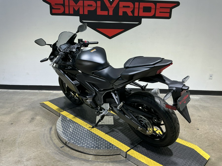 2025 Yamaha YZF-R3 ABS