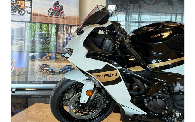 2026 Kawasaki NINJA ZX-6R BASE