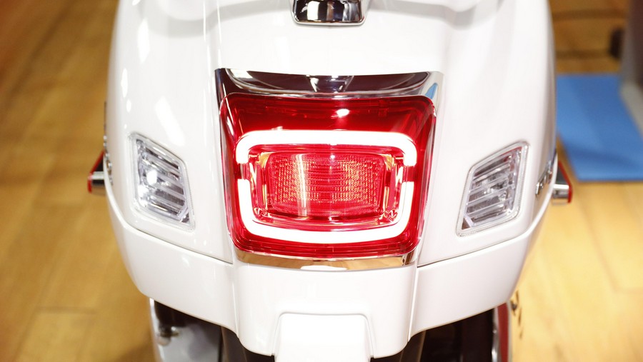 2027 Vespa GTS 310 SUPER