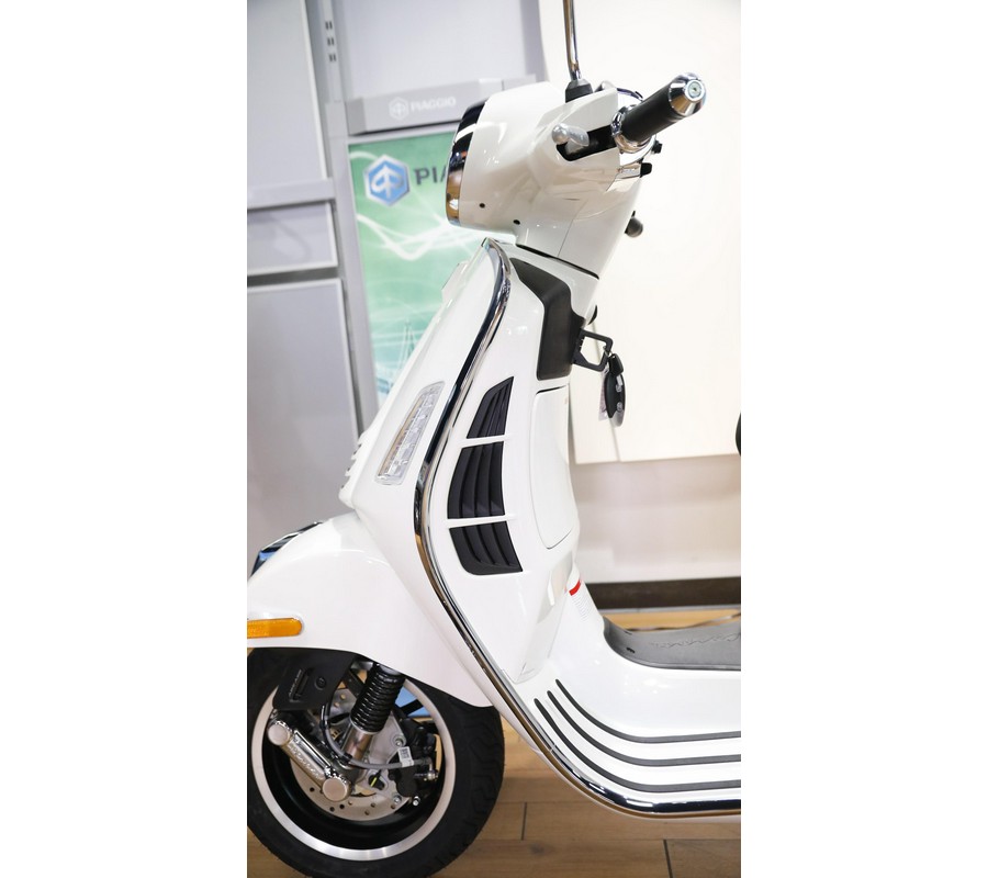 2027 Vespa GTS 310 SUPER