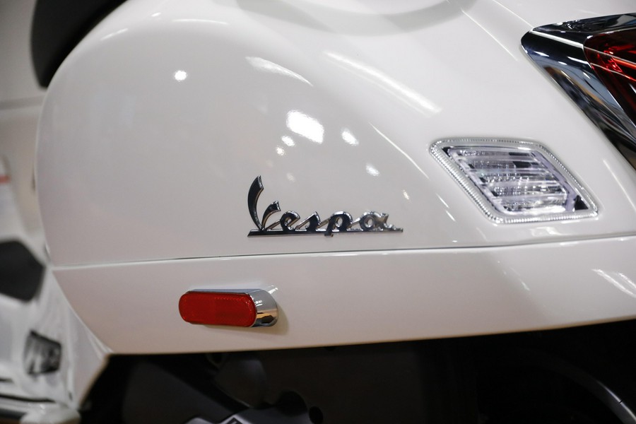 2027 Vespa GTS 310 SUPER