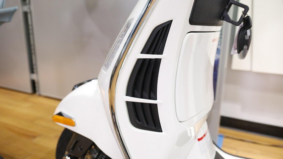 2027 Vespa GTS 310 SUPER