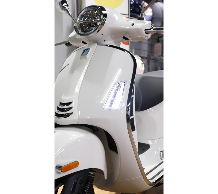 2027 Vespa GTS 310 SUPER