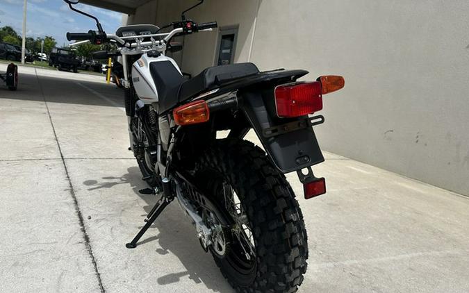 2027 Yamaha TW 200