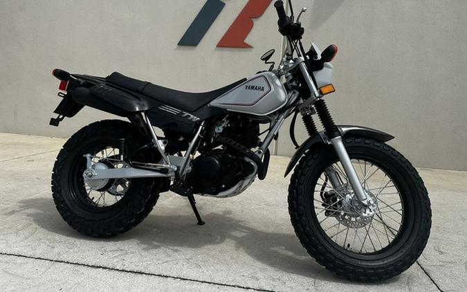 2027 Yamaha TW 200