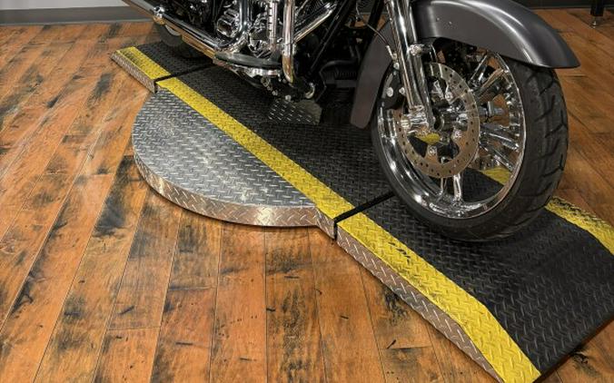 2015 Harley-Davidson® Street Glide® CHARCOAL SATIN