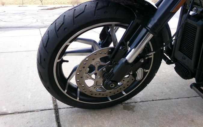 2021 Harley-Davidson® FLSB - Sport Glide™