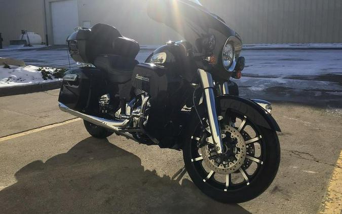 2021 Indian Motorcycle® Roadmaster® Limited Thunder Black Azure Crystal