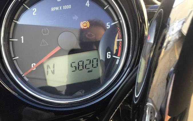 2021 Indian Motorcycle® Roadmaster® Limited Thunder Black Azure Crystal