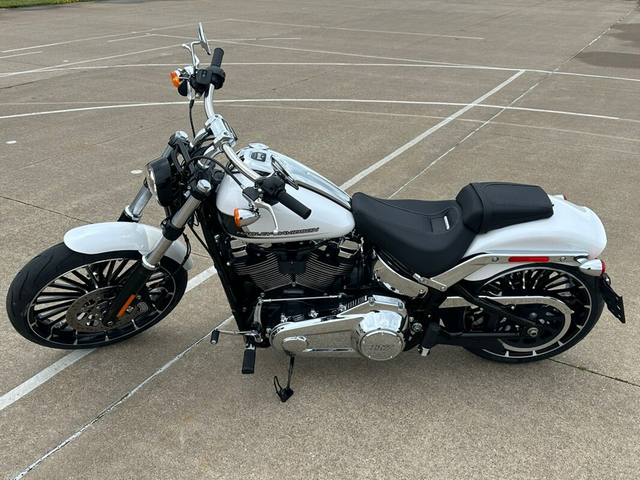 2024 Harley-Davidson Breakout 117 White Onyx Pearl