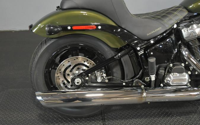 2026 Harley-Davidson Street Bob Olive Steel Metallic Chrome Cast Wheels
