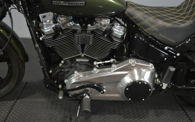 2026 Harley-Davidson Street Bob Olive Steel Metallic Chrome Cast Wheels