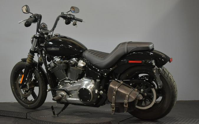 2025 Harley-Davidson Street Bob Vivid Black w/Cast Wheels