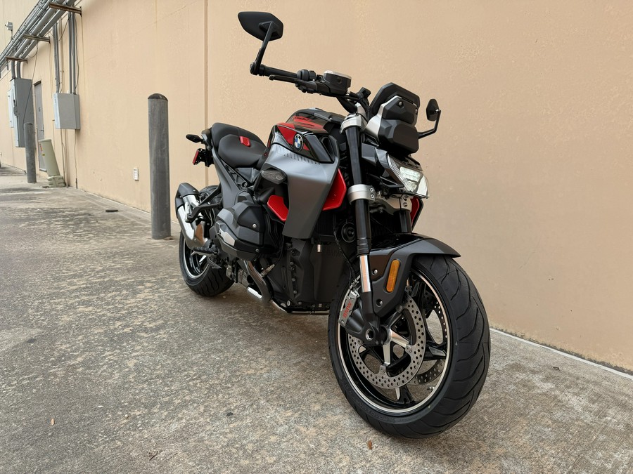 2026 BMW R 1300 R