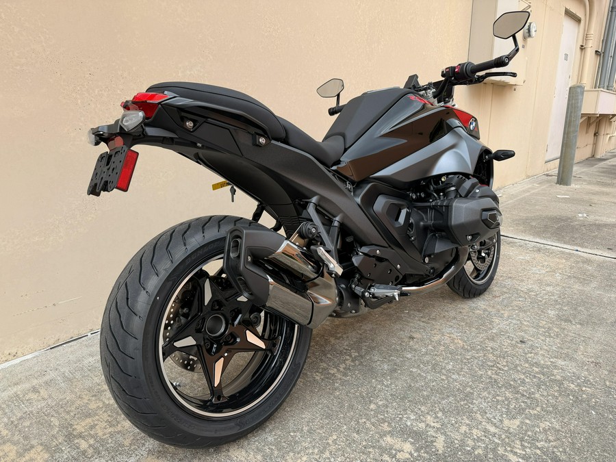 2026 BMW R 1300 R