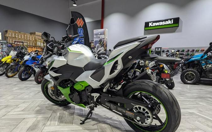 2024 Kawasaki Z7 Hybrid ABS