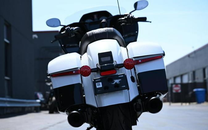 2025 Indian Motorcycle® Challenger® Elite White Crystal