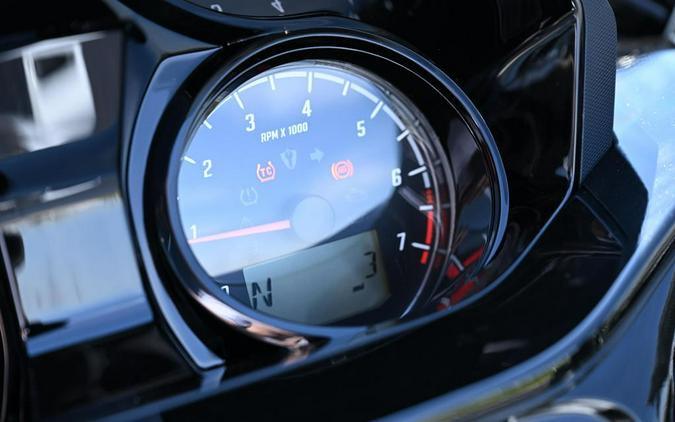 2025 Indian Motorcycle® Challenger® Elite White Crystal