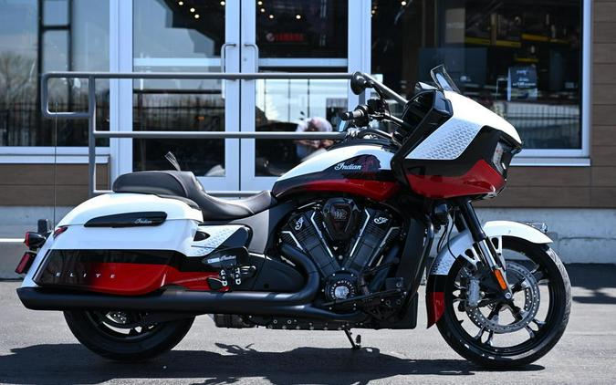 2025 Indian Motorcycle® Challenger® Elite White Crystal