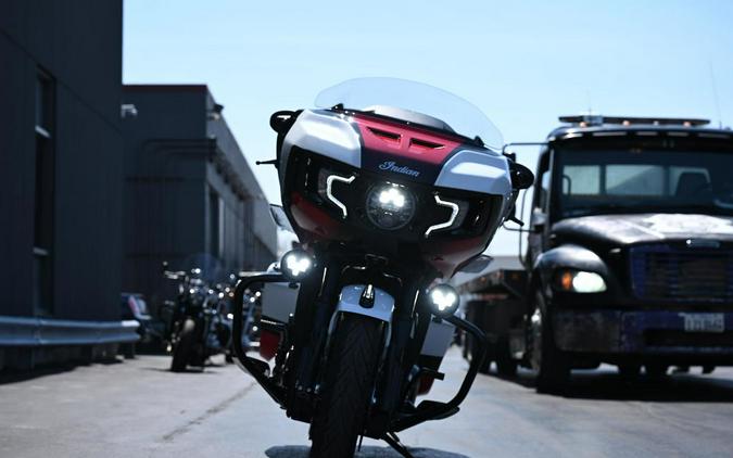 2025 Indian Motorcycle® Challenger® Elite White Crystal