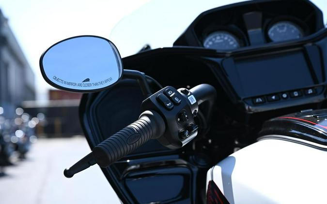 2025 Indian Motorcycle® Challenger® Elite White Crystal