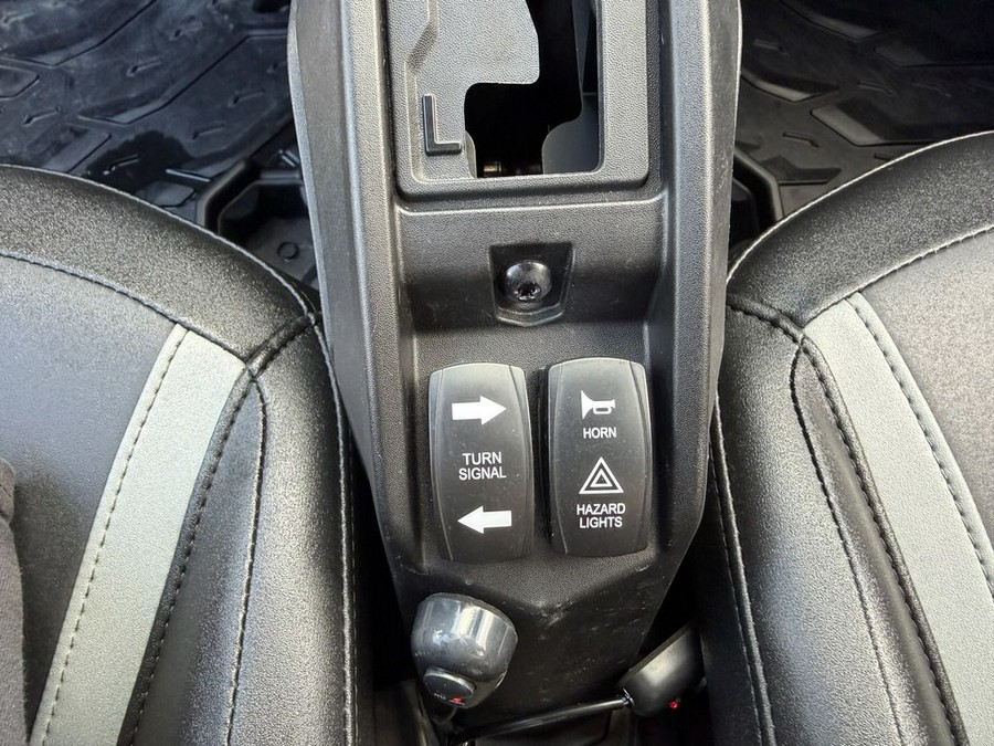 2023 Can-Am® Commander XT 1000R