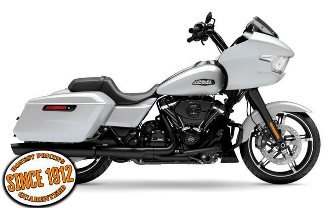 2024 Harley-Davidson Road Glide® White Onyx Pearl - Black Finish