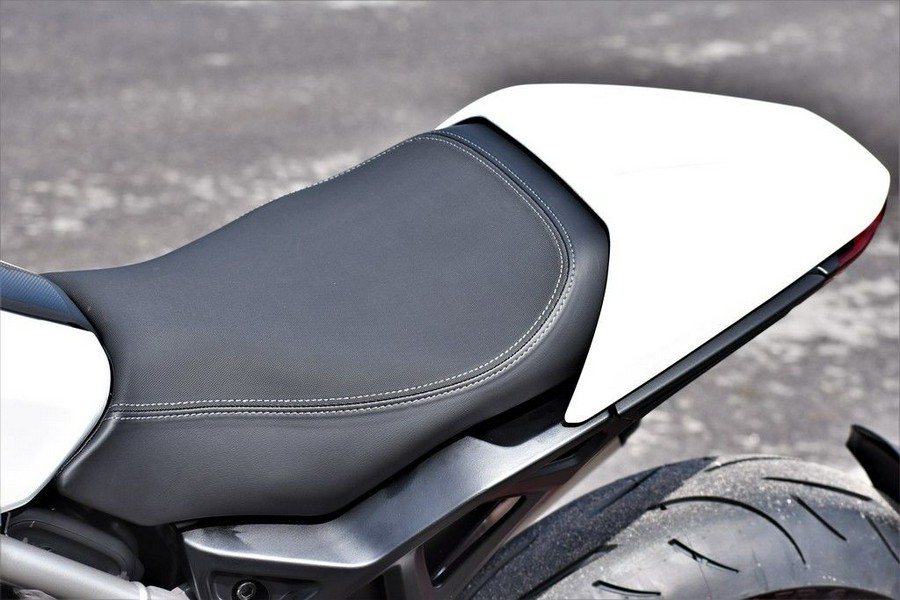 2023 Indian Motorcycle® FTR Sport White Lightning/Indy Red