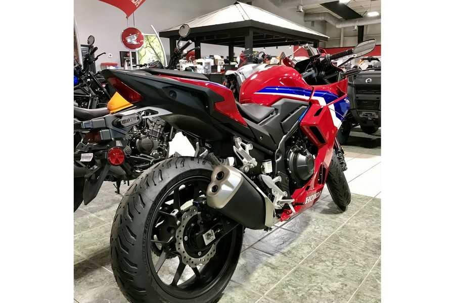 2025 Honda CBR500R ABS