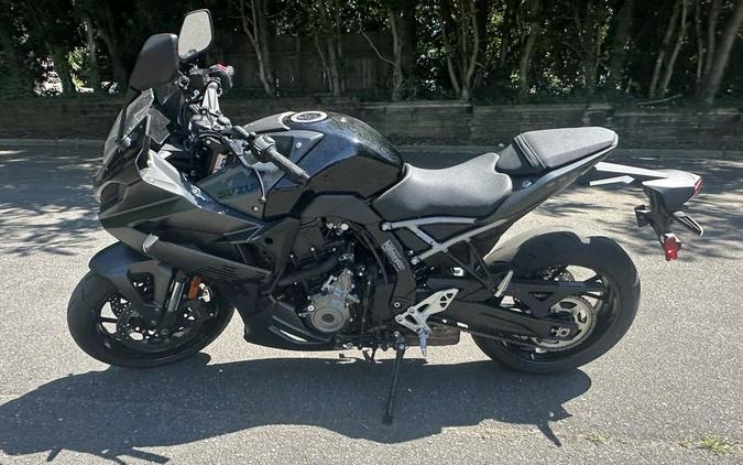 2025 Suzuki GSX 8R