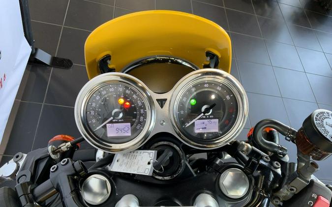2017 Triumph Street Cup Racing Yellow/Silver Ice