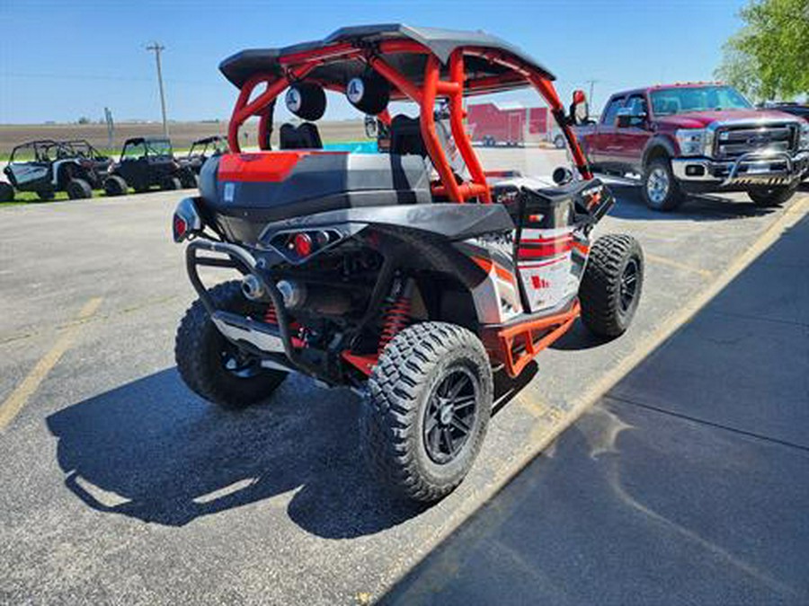 2015 Can-Am Maverick™ X® xc DPS™ 1000R