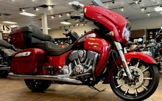 2023 Indian Motorcycle® Roadmaster® Limited Stryker Red Metallic