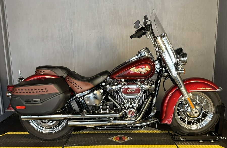 2023 Harley-Davidson Heritage Classic FLHCS HEIRLM RED FADE