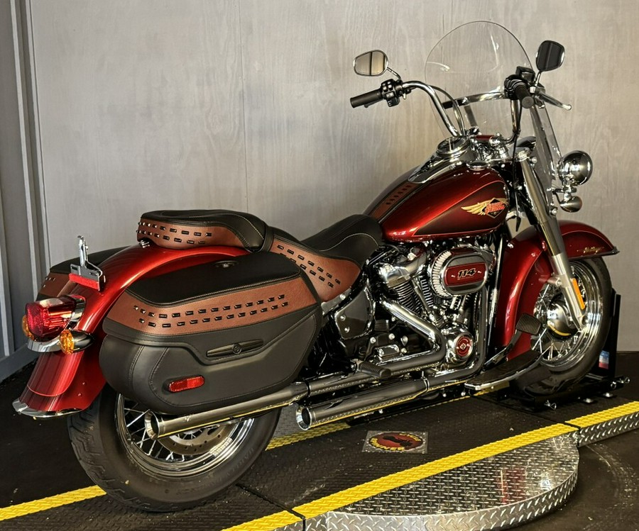 2023 Harley-Davidson Heritage Classic FLHCS HEIRLM RED FADE