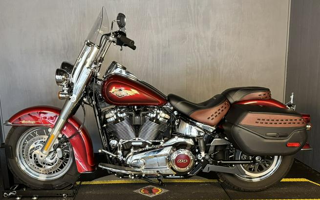 2023 Harley-Davidson Heritage Classic FLHCS HEIRLM RED FADE