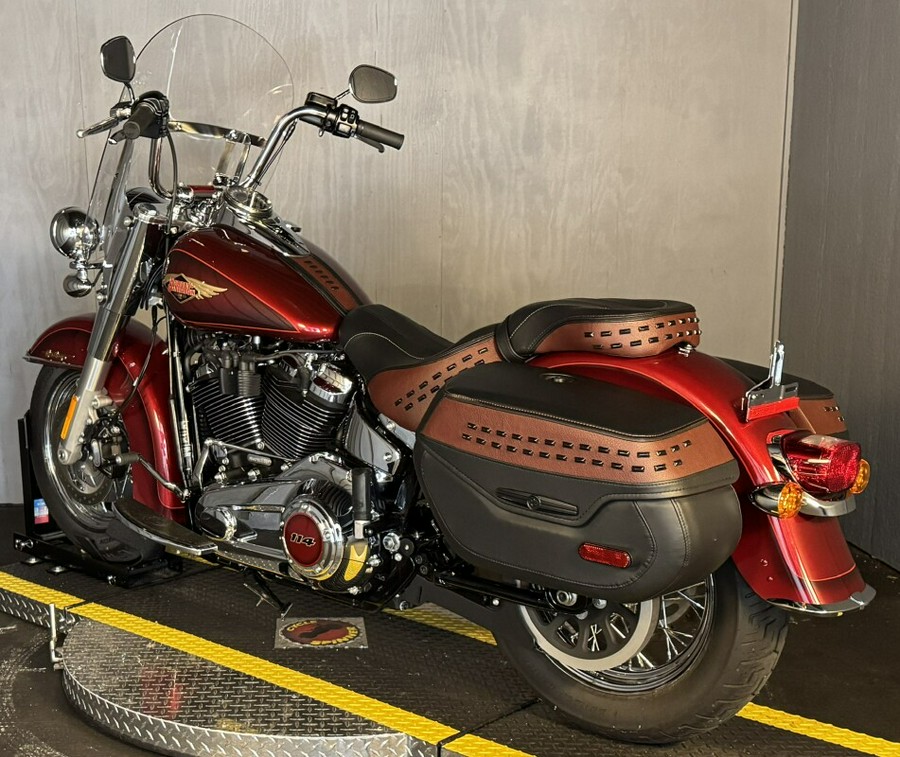 2023 Harley-Davidson Heritage Classic FLHCS HEIRLM RED FADE