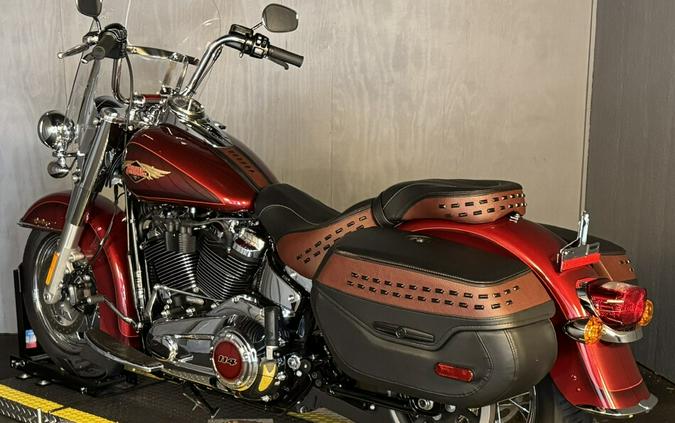 2023 Harley-Davidson Heritage Classic FLHCS HEIRLM RED FADE