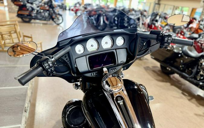 2022 FLHX - Street Glide