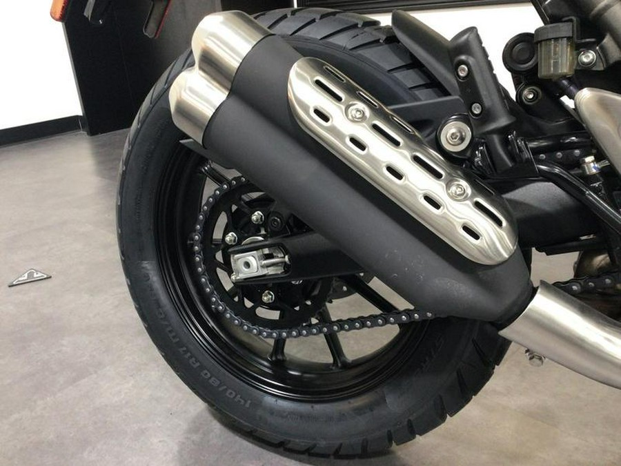 2025 Triumph Scrambler 400 X Phantom Black / Silver Ice