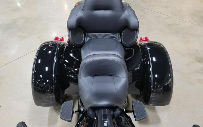 2025 Harley-Davidson® FLHTCUTG - Tri Glide® Ultra
