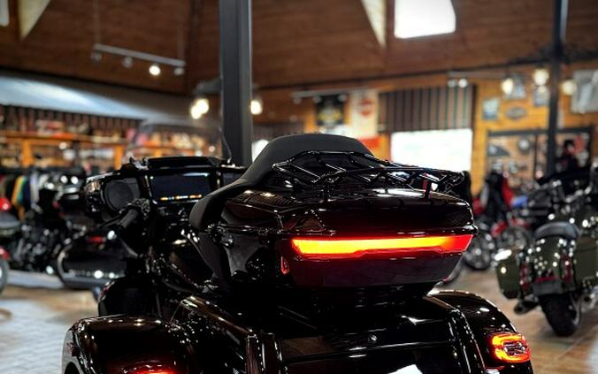 2026 Harley-Davidson® Street Glide 3 Limited Vivid Black Black Trim