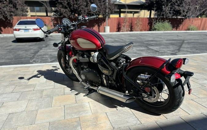 2022 Triumph Bonneville Bobber Gold Line Carnival Red/Sapphire Black