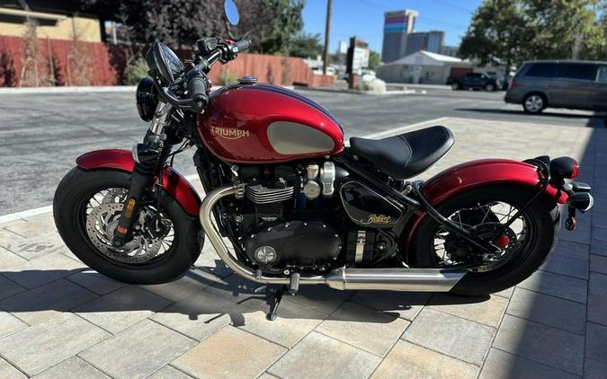 2022 Triumph Bonneville Bobber Gold Line Carnival Red/Sapphire Black