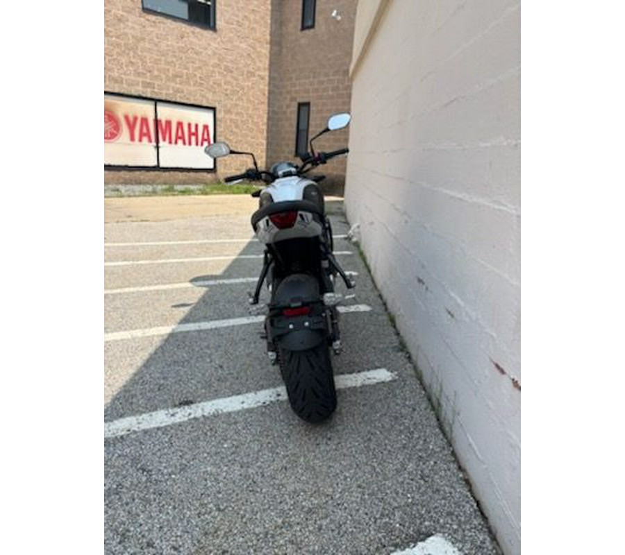 2025 Triumph Trident 660 Triple Tribute Edition